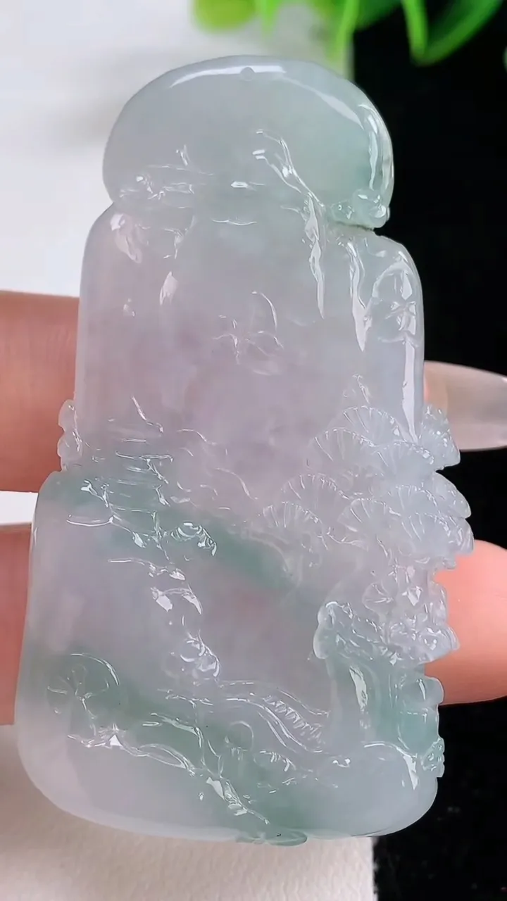 天然A货翡翠山水牌吊坠，尺寸59.7-32.3-7.3，重量:30.50g
12月22日