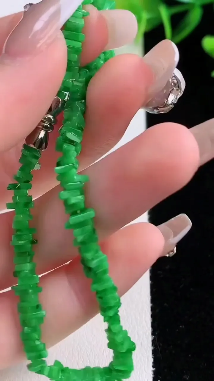 天然A货翡翠岁岁平安手串，尺寸4.3-4-2，重量:7.09g12月22日
工厂直销收藏佳品,种好水