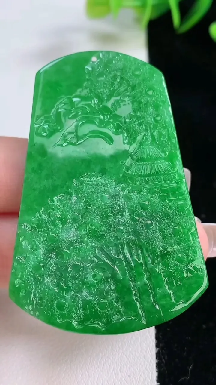 天然A货翡翠山水牌吊坠，尺寸57-38-6，重:24.84g
12月22日