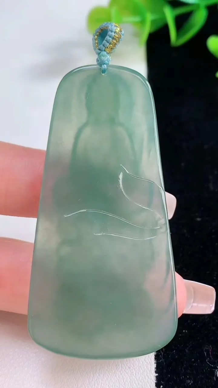 天然A货翡翠文殊菩萨吊坠，尺寸61.8-31-5.9，重量:22.35g
12月22日