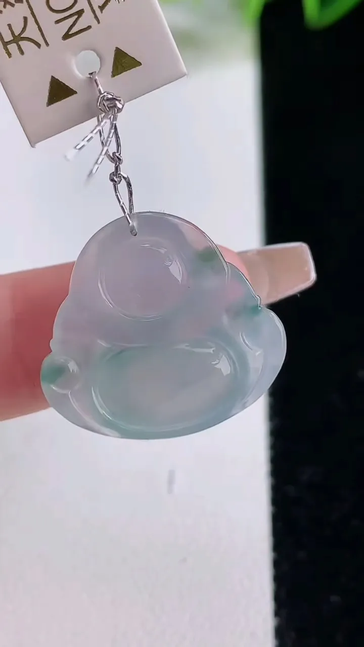 天然A货翡翠冰种飘花佛公吊坠，尺寸19.5-21-5.6，重量:3.45g
12月22日