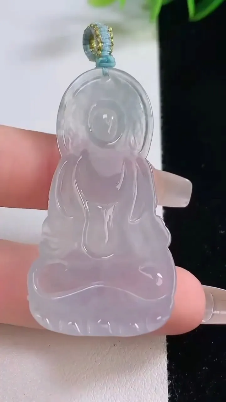 天然A货翡翠度母观音吊坠，尺寸51.6-26.8-5.5，重量:13.72g
12月22日