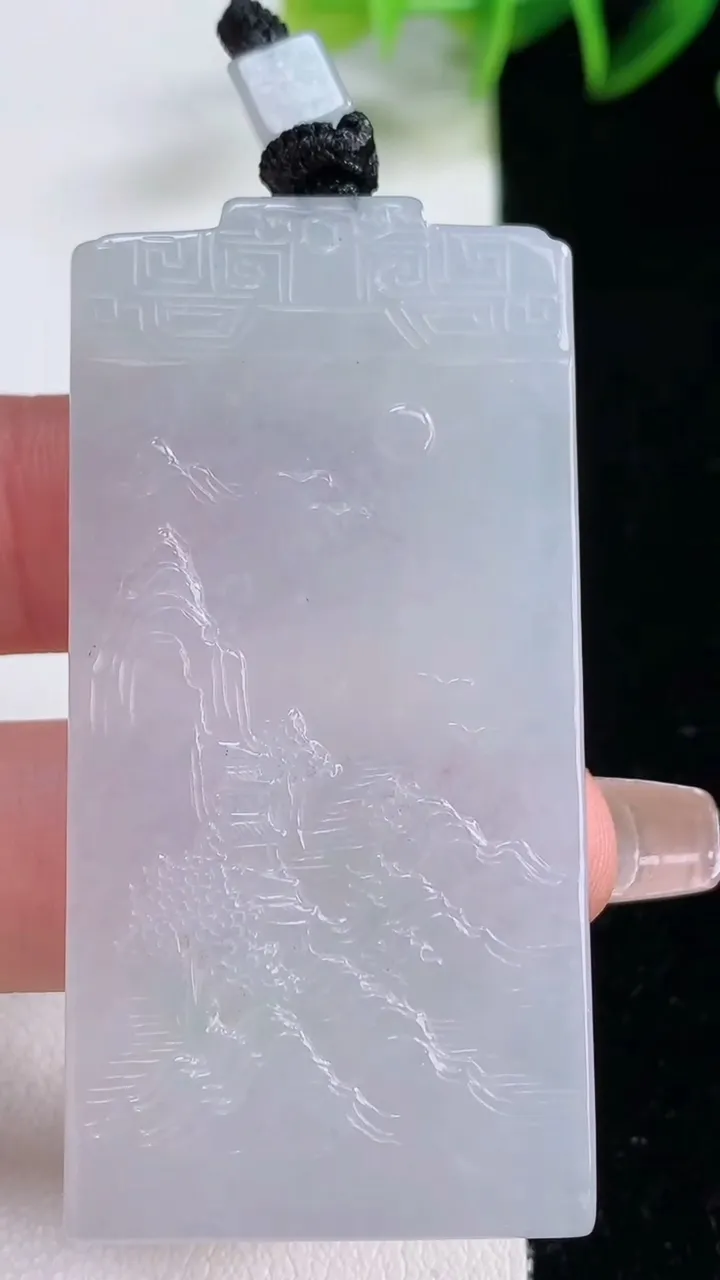 天然A货翡翠山水牌吊坠，尺寸57.3-28.3-5.2，重量:26.48g
12月22日