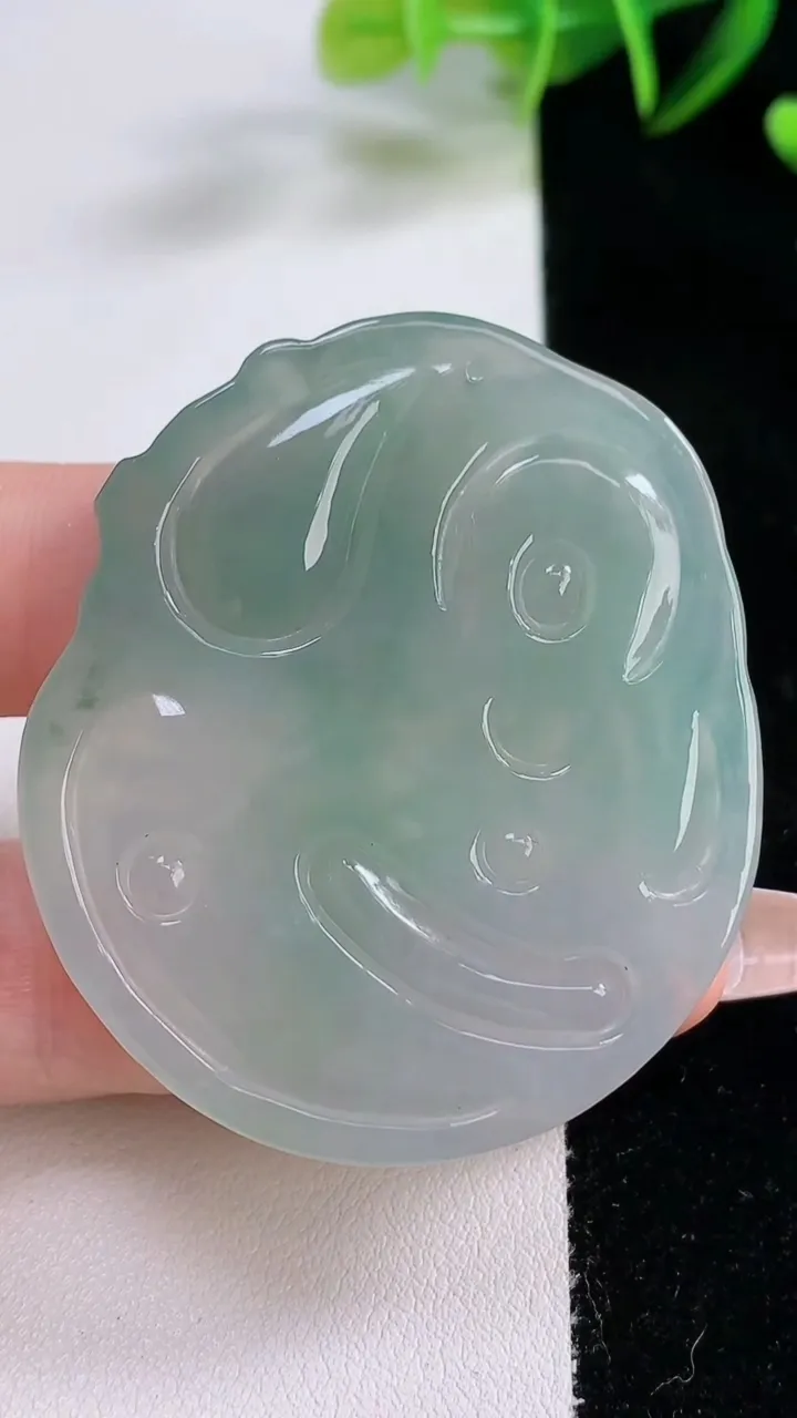 天然A货翡翠文殊菩萨吊坠，尺寸49-45-7，重:30.10g
12月22日