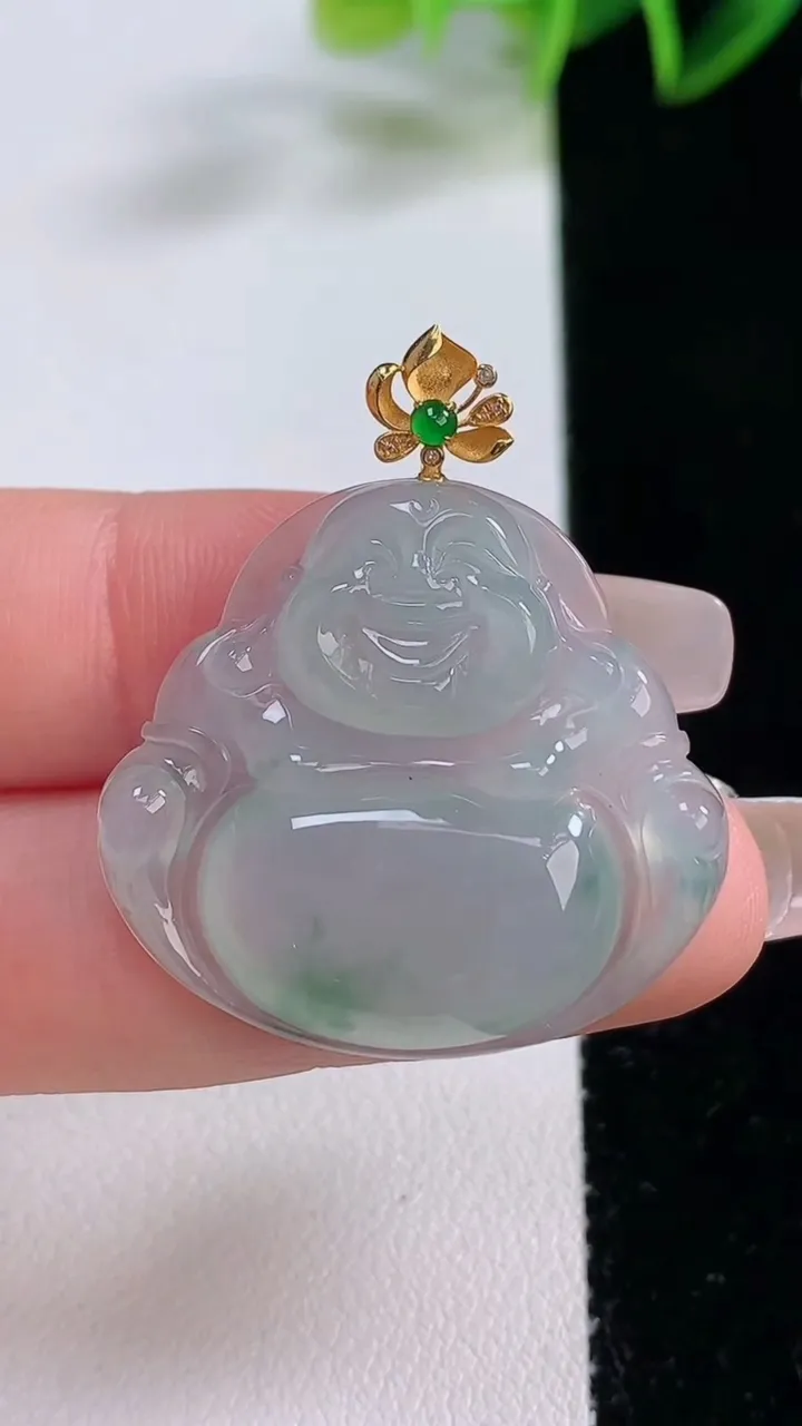 天然A货翡翠种飘花佛公吊坠，尺寸28-30.3-5.4，重量:7.37g
12月22日