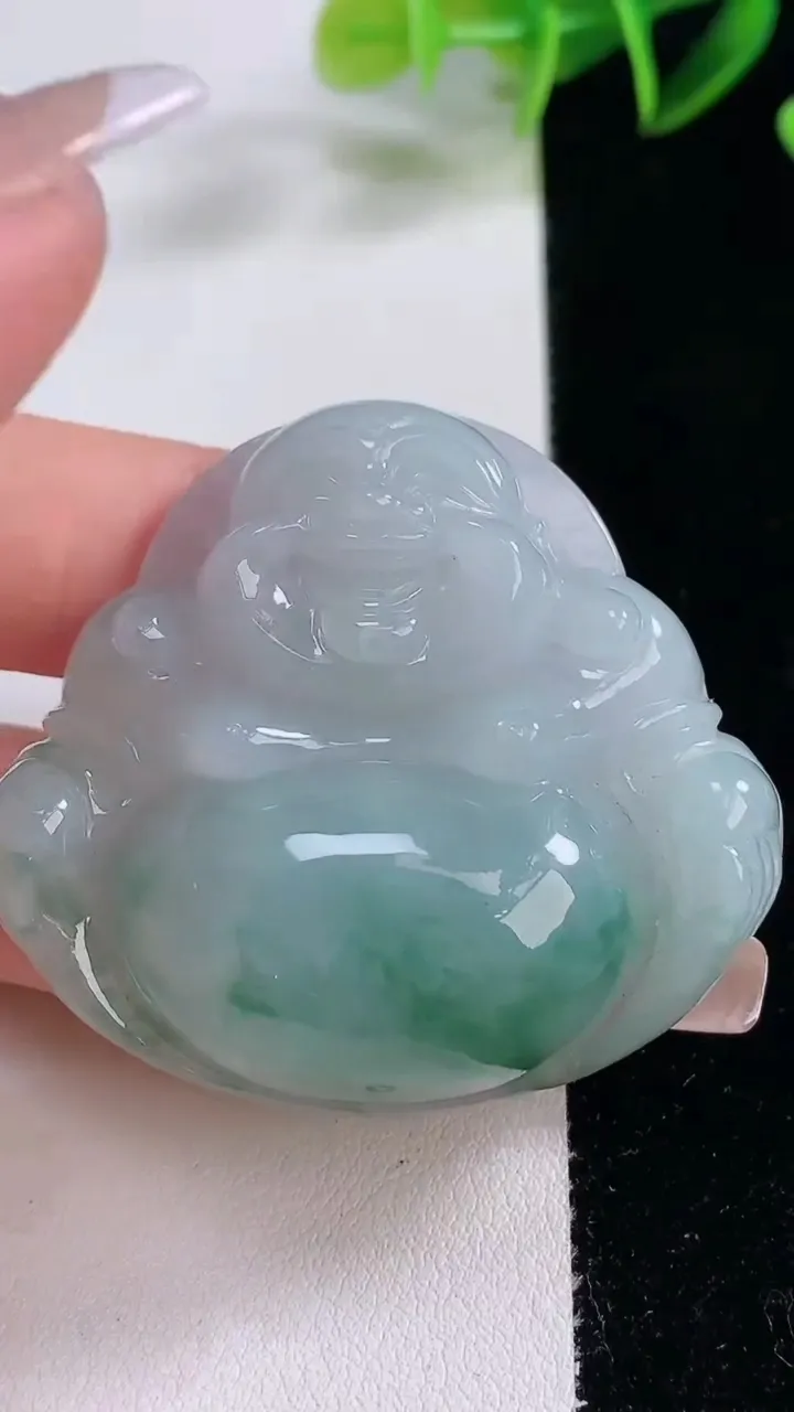 天然A货翡翠冰种飘花佛公吊坠，尺寸43.6-48.7-12.7，重量:40.50g
12月22日