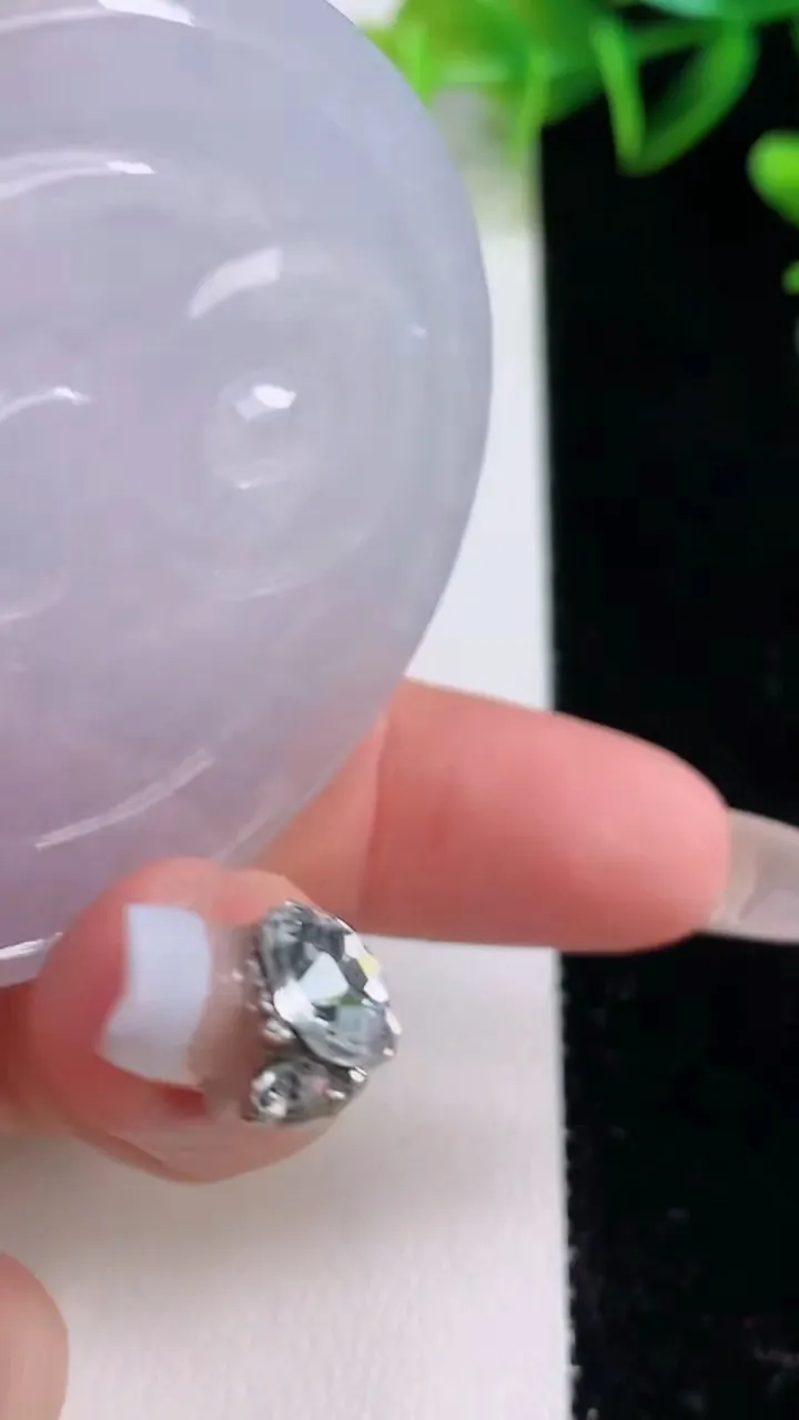 天然A货翡翠紫罗兰弥勒佛吊坠，尺寸54.5-4.5，重量:31.17g
12月22日