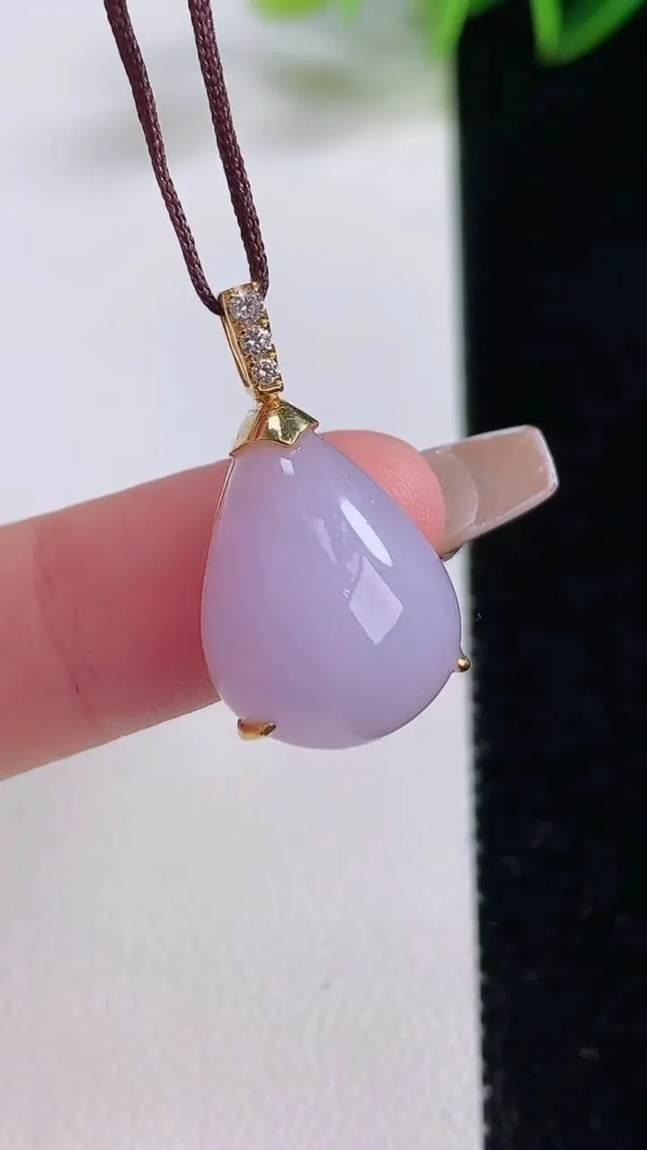 天然A货翡翠18K金紫罗兰水滴吊坠，尺寸18.6-13.6-7.8，重量:3.83g
12月22日