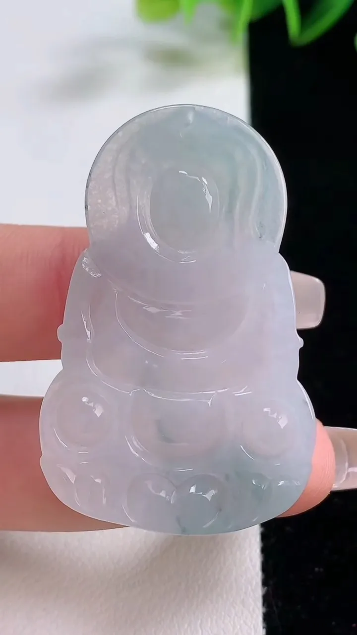 天然A货翡翠飘花观音菩萨吊坠，尺寸46.3-30-4.8，重量:11.51g
12月22日