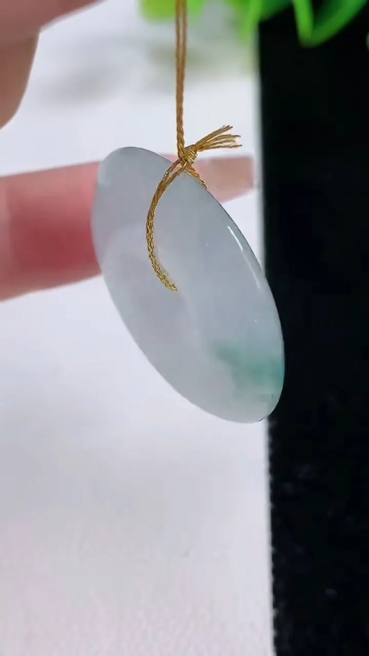 天然A货翡翠冰种飘花平安扣吊坠，尺寸29-5.8，重量:10.99g
12月22日