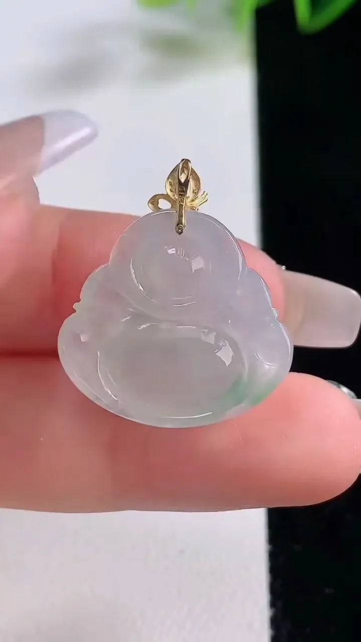 天然A货翡翠佛公吊坠，尺寸19.8-21.8-6，重量:4.03g
12月22日