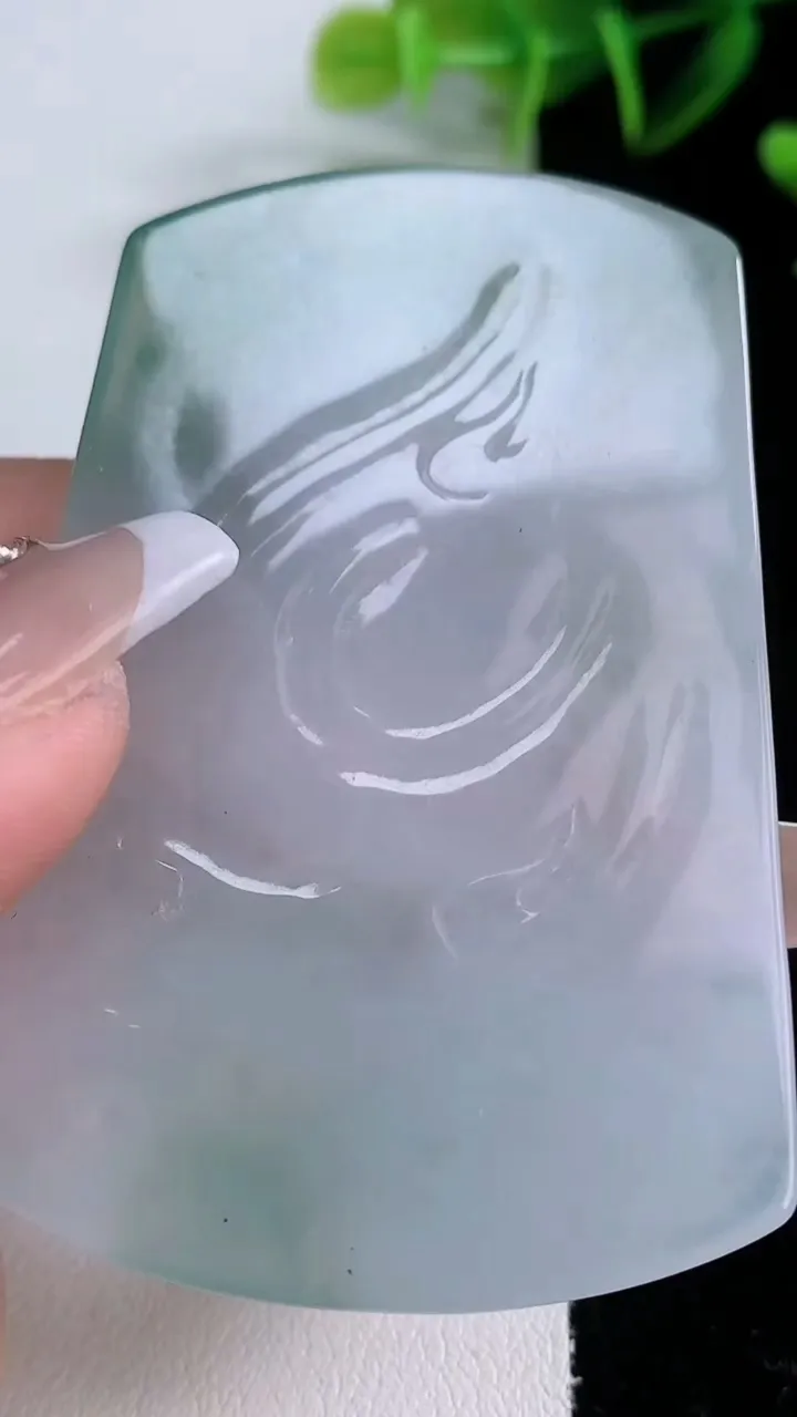 天然A货翡翠飘花阿弥陀佛吊坠，尺寸64.8-43.2-4.2，重量:31.80g
12月22日