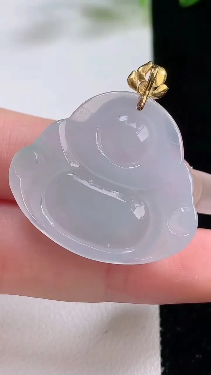 天然A货翡翠种白冰佛公吊坠，尺寸28-31.7-7.7，重量:8.91g
12月22日