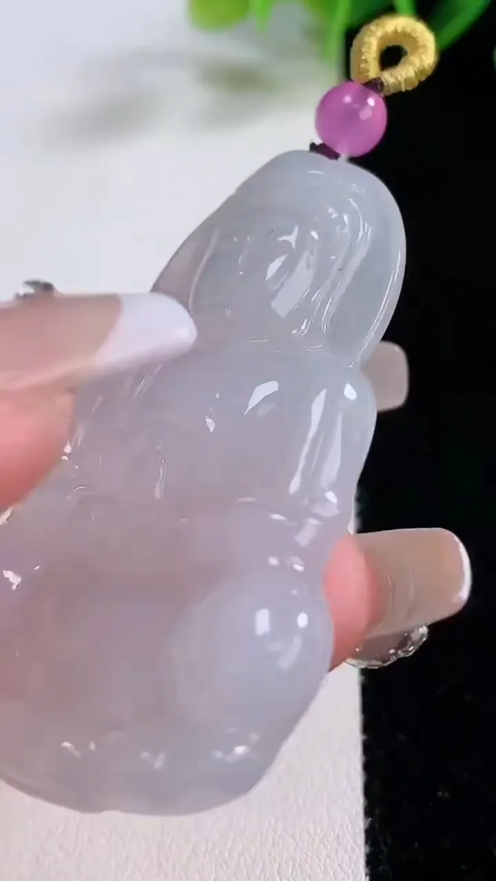 天然A货翡翠观音菩萨吊坠，尺寸57-37-5.7，重量:21.26g
12月22日