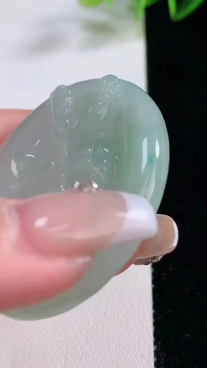 天然A货翡翠文殊菩萨吊坠，尺寸48-42.2-5.3，重量:23.32g
12月22日