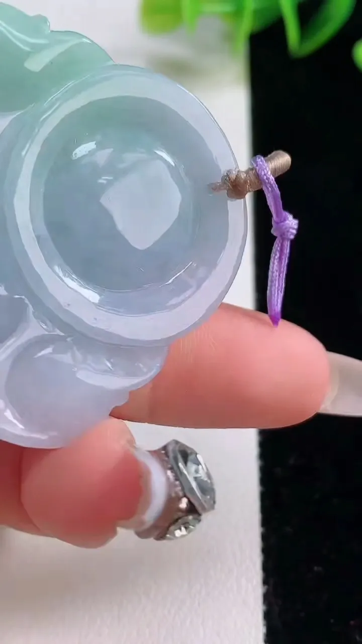 天然A货翡翠佛公吊坠，尺寸41.4-44.8-12.7，重量:36.15g
12月22日