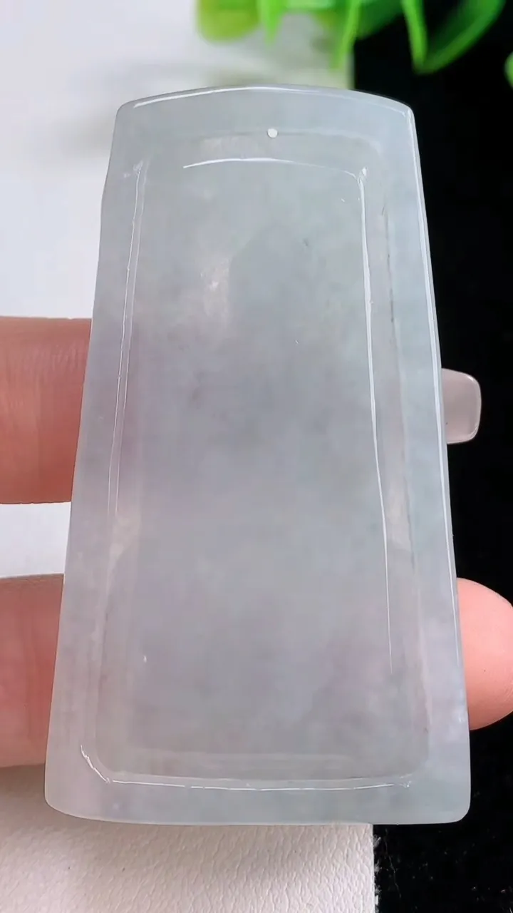 天然A货翡翠大日如来吊坠，尺寸59.7-33.7-5，重量:21.16g
12月22日