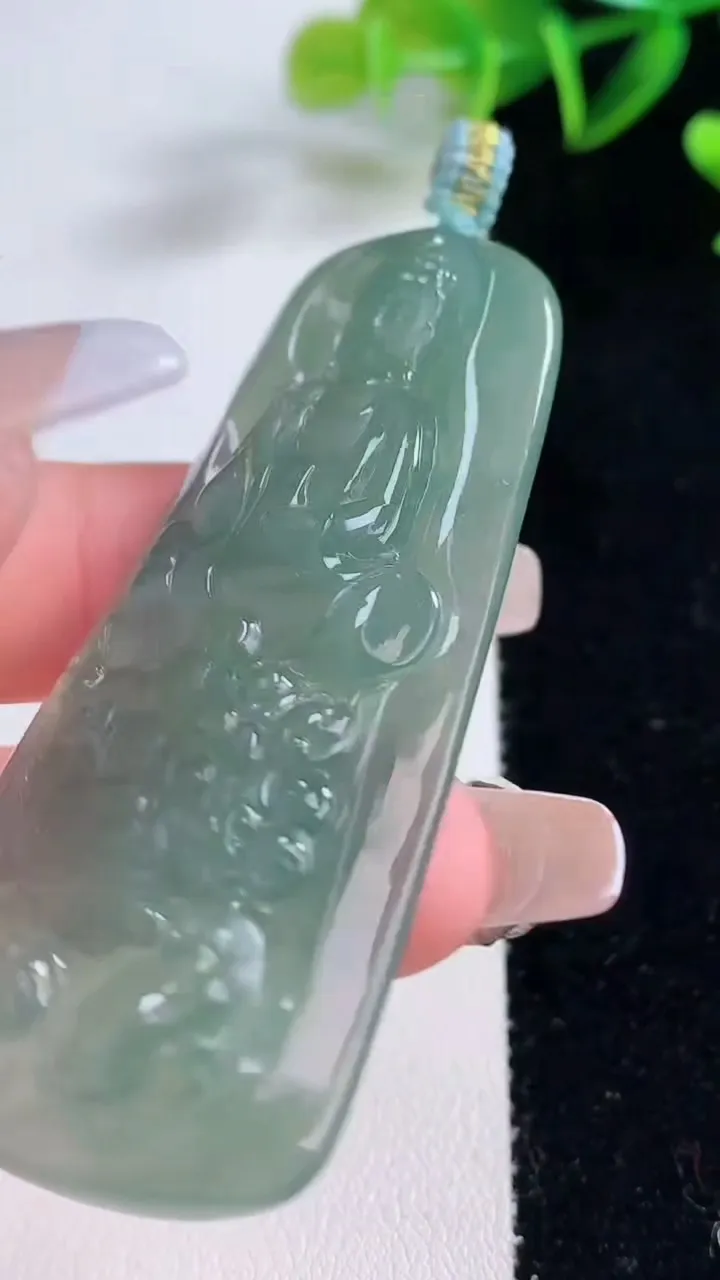 天然A货翡翠文殊菩萨吊坠，尺寸61.8-31-5.9，重量:22.35g
12月22日