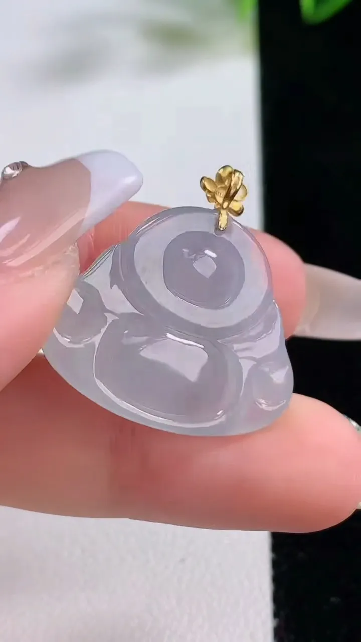 天然A货翡翠种白冰佛公吊坠，尺寸21.2-25.6-5.4，重量:5.00g
12月22日