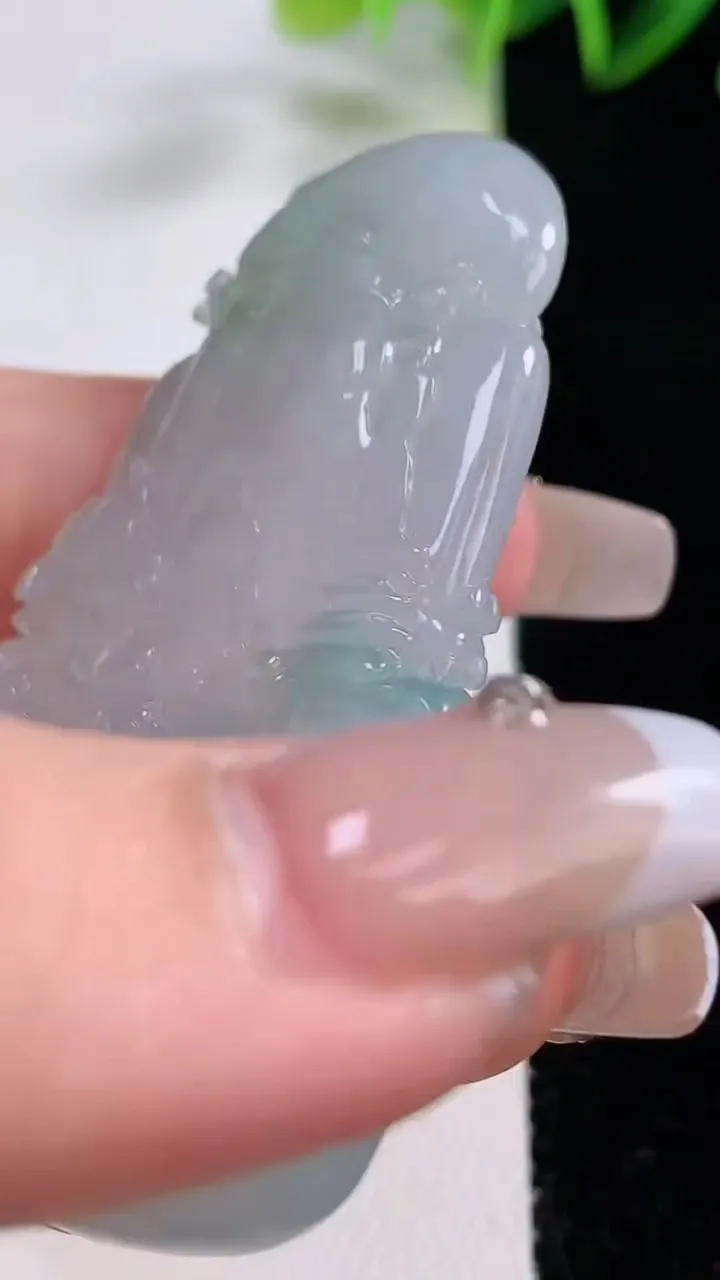 天然A货翡翠山水牌吊坠，尺寸59.7-32.3-7.3，重量:30.50g
12月22日