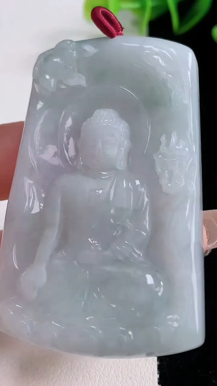 天然A货翡翠阿弥陀佛吊坠，尺寸61.4-40-7，重量:39.32g
12月22日