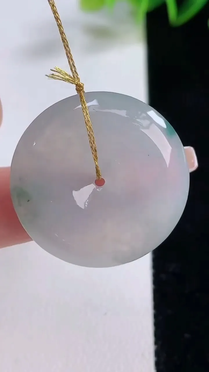 天然A货翡翠冰种飘花平安扣吊坠，尺寸29-5.8，重量:10.99g
12月22日