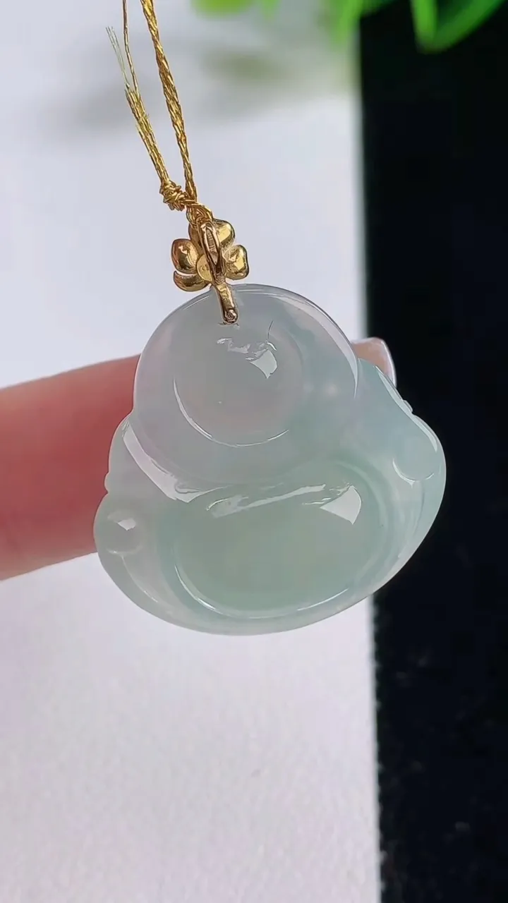 天然A货翡翠佛公吊坠，尺寸22.3-23.2-6，重量:4.71g
12月22日