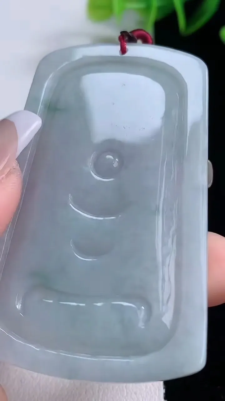 天然A货翡翠阿弥陀佛吊坠，尺寸61.4-40-7，重量:39.32g
12月22日