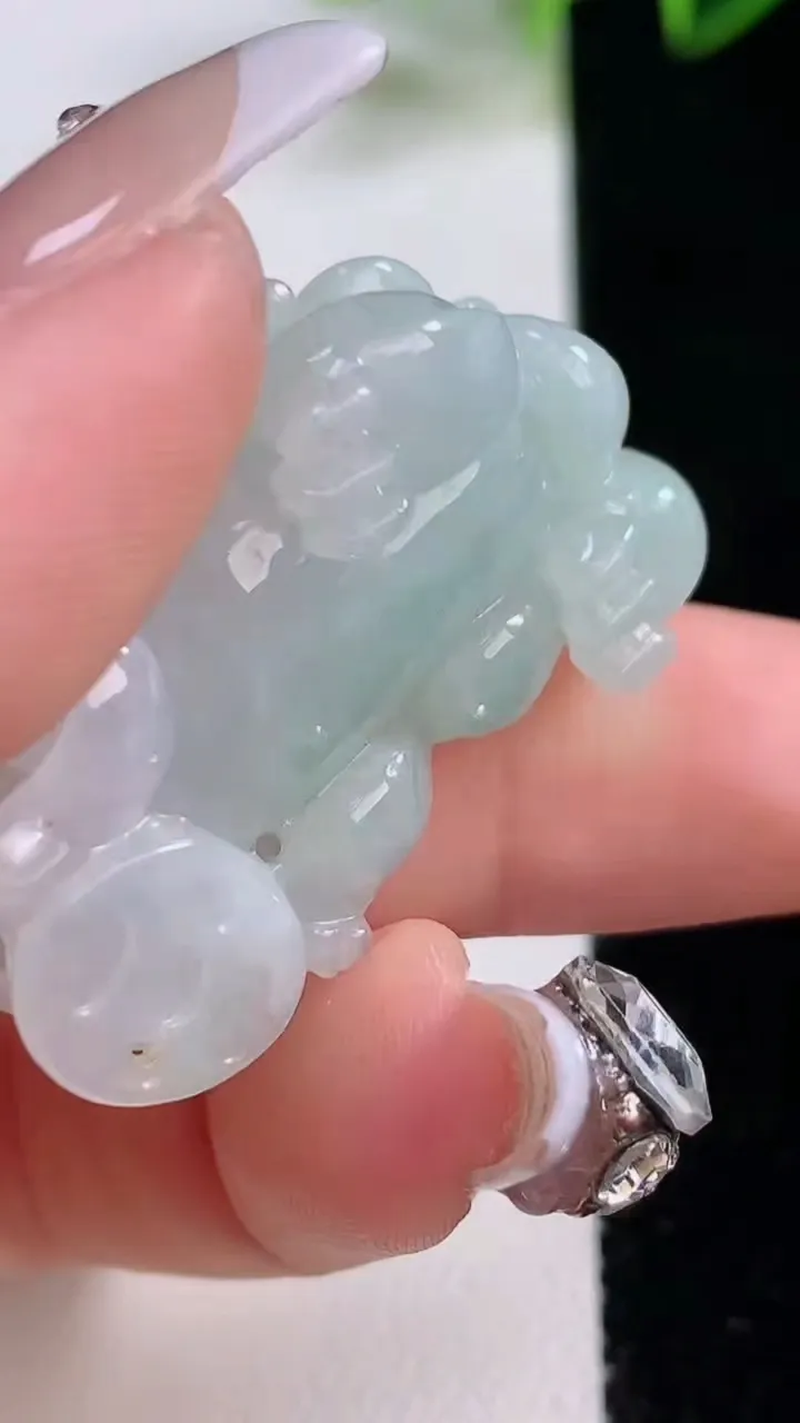 天然A货翡翠貔貅吊坠，尺寸36-20.4-12，重量:16.87g
12月22日