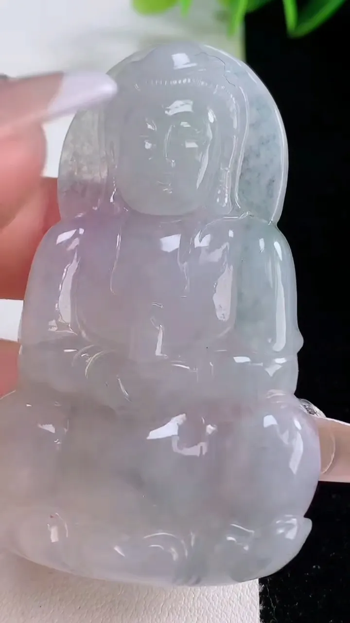 天然A货翡翠观音菩萨吊坠，尺寸64.2-40-5.3，重量:25.92g
12月22日