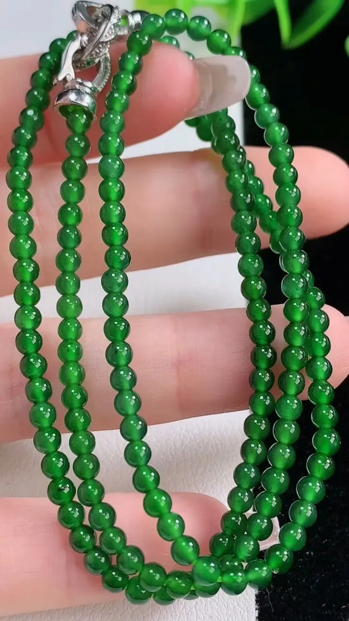 天然A货翡翠小米珠项链，尺寸3.3，重量:11.96g12月22日
工厂直销收藏佳品,种好水足，色泽