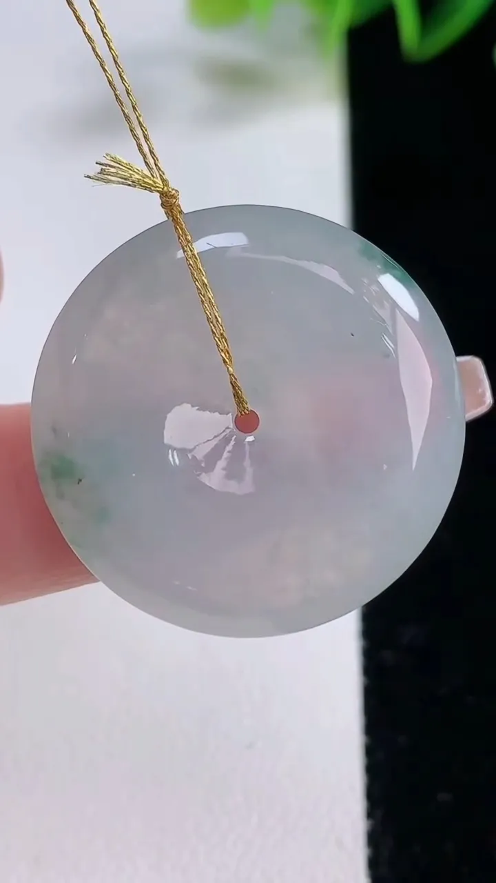 天然A货翡翠冰种飘花平安扣吊坠，尺寸29-5.8，重量:10.99g
12月22日