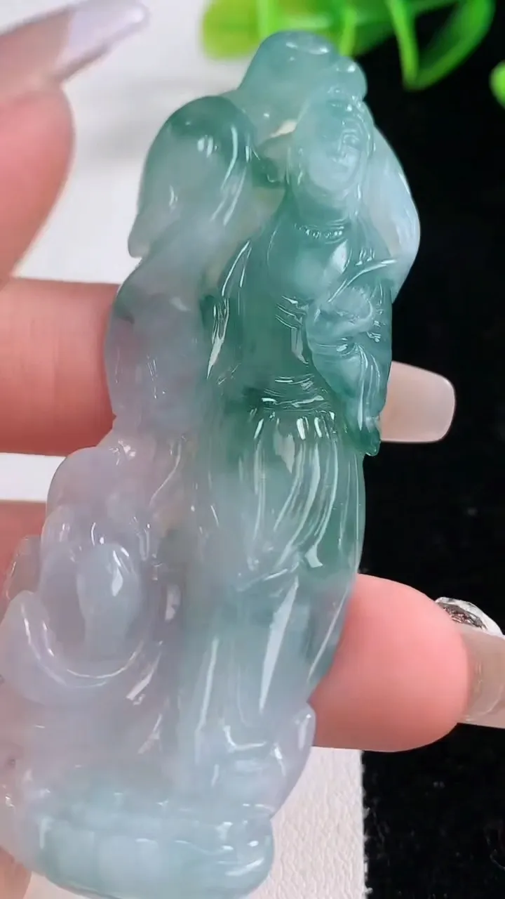 天然A货翡翠飘花大势至菩萨吊坠，尺寸77.2-26.6-9.1，重量:34.60g
12月22日