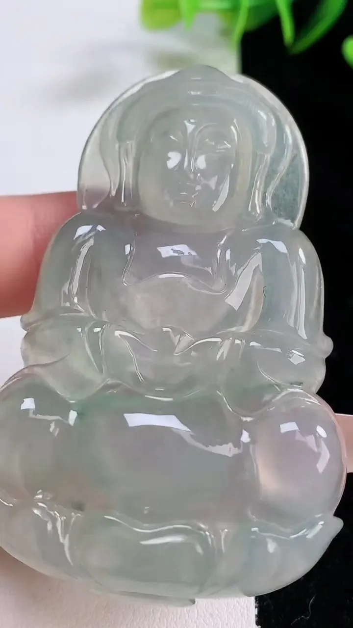 天然A货翡翠种飘花观音菩萨吊坠，尺寸68-43-7，重:34.39g
12月22日