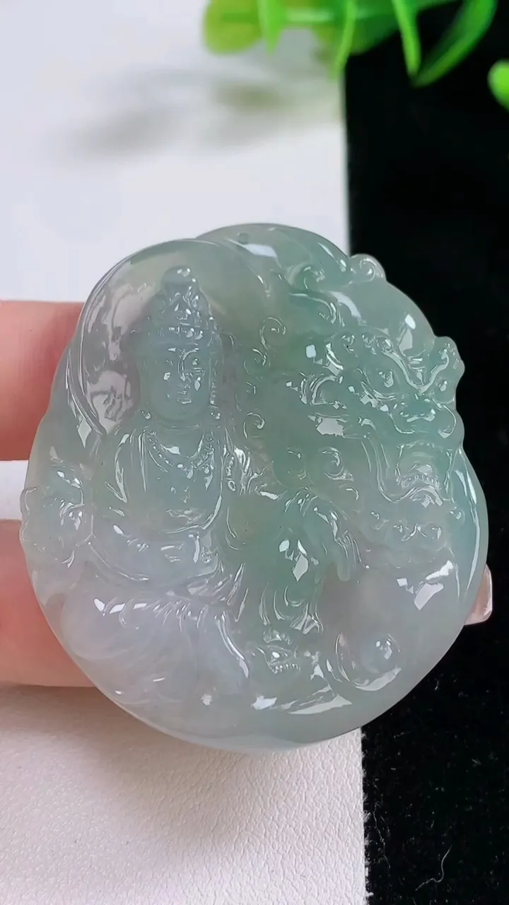 天然A货翡翠文殊菩萨吊坠，尺寸49-45-7，重:30.10g
12月22日