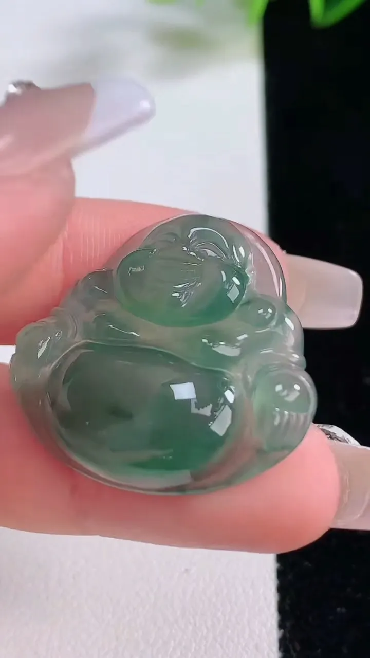 天然A货翡翠佛公吊坠，尺寸273-30.6-5.7，重量:6.57g
12月22日