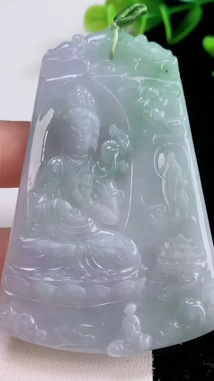 天然A货翡翠大势至菩萨吊坠，尺寸73-51.6-4.4，重量:40.91g
12月22日