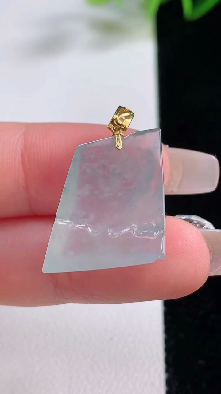 天然A货翡翠种飘花原石吊坠，尺寸19.4-16.8-8，重量:5.13g
12月22日