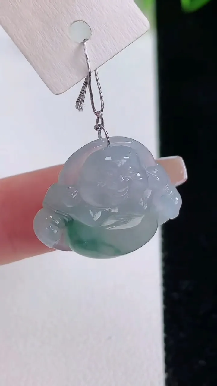 天然A货翡翠冰种飘花佛公吊坠，尺寸19.4-22.5-6.3，重量:4.30g
12月22日