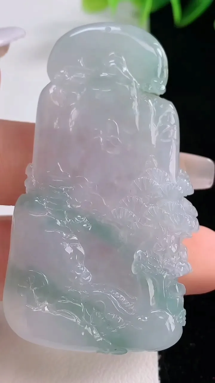 天然A货翡翠山水牌吊坠，尺寸59.7-32.3-7.3，重量:30.50g
12月22日