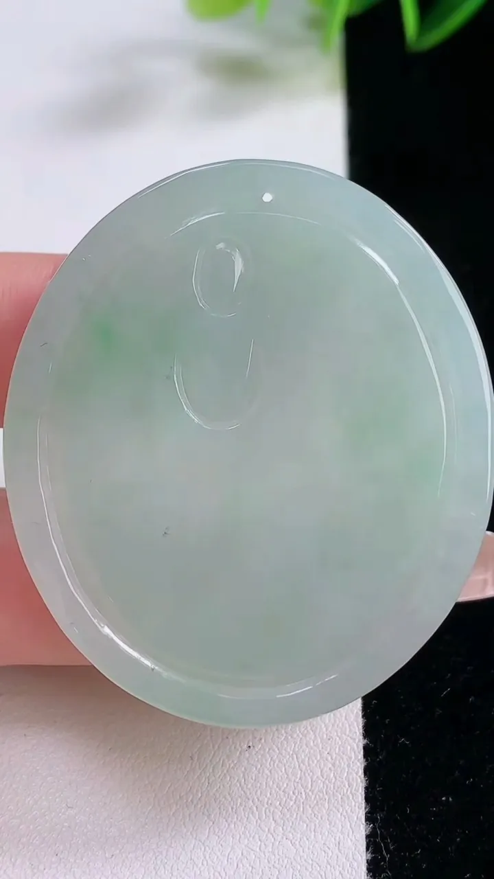 天然A货翡翠文殊菩萨吊坠，尺寸48-42.2-5.3，重量:23.32g
12月22日