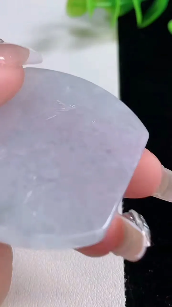 天然A货翡翠山水牌吊坠，尺寸52-44.6-4.9，重量:28.74g
12月22日