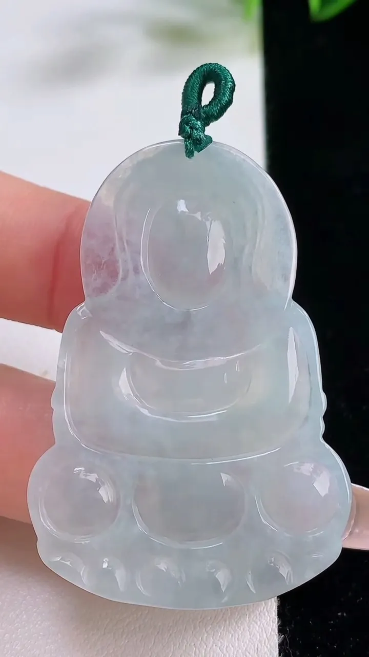 天然A货翡翠观音菩萨吊坠，尺寸49.7-34.2-4.7，重量:13.94g
12月22日