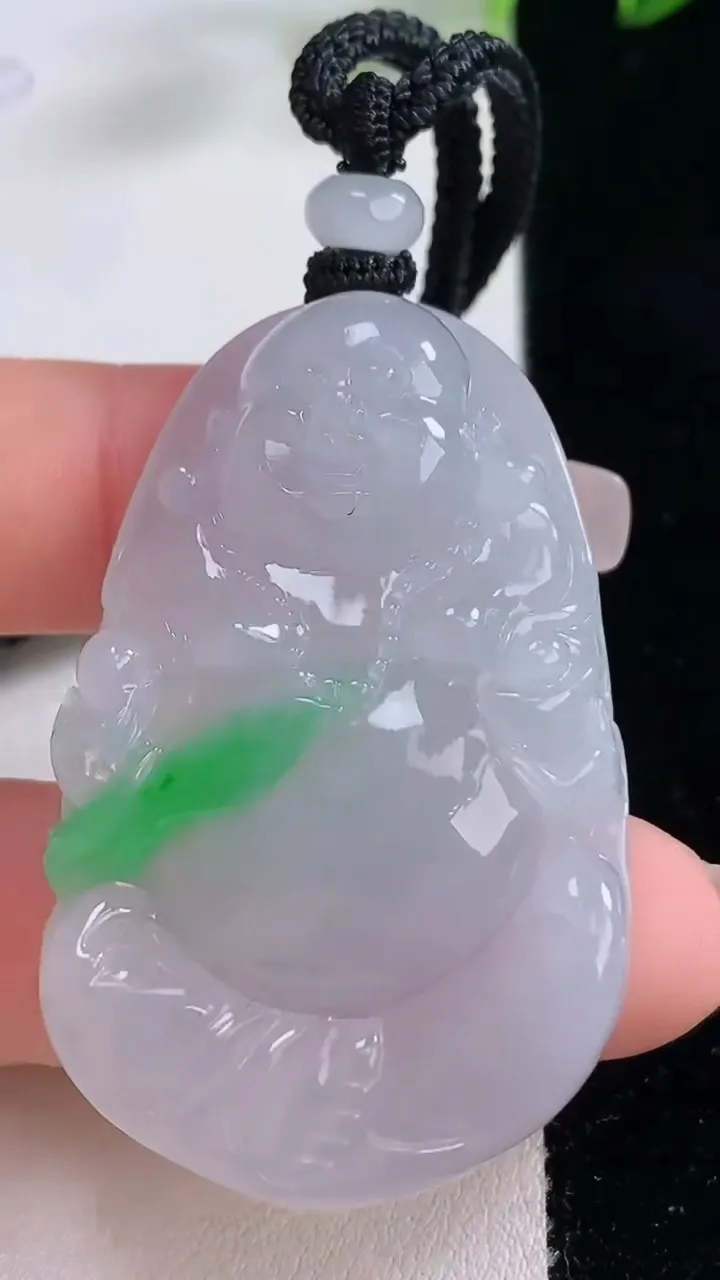 天然A货翡翠弥勒佛吊坠，尺寸49-30-8.6，重量:28.54g
12月22日