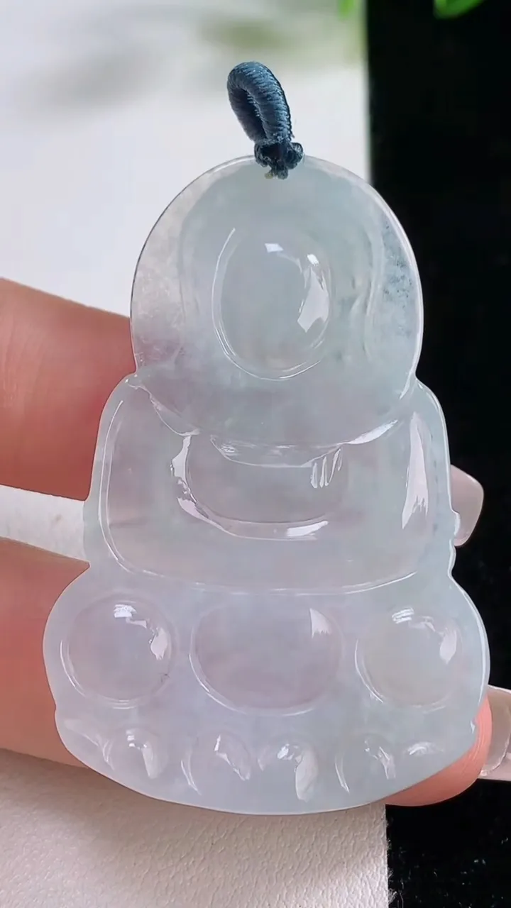 天然A货翡翠观音菩萨吊坠，尺寸50.7-33.7-4.4，重量:13.41g
12月22日