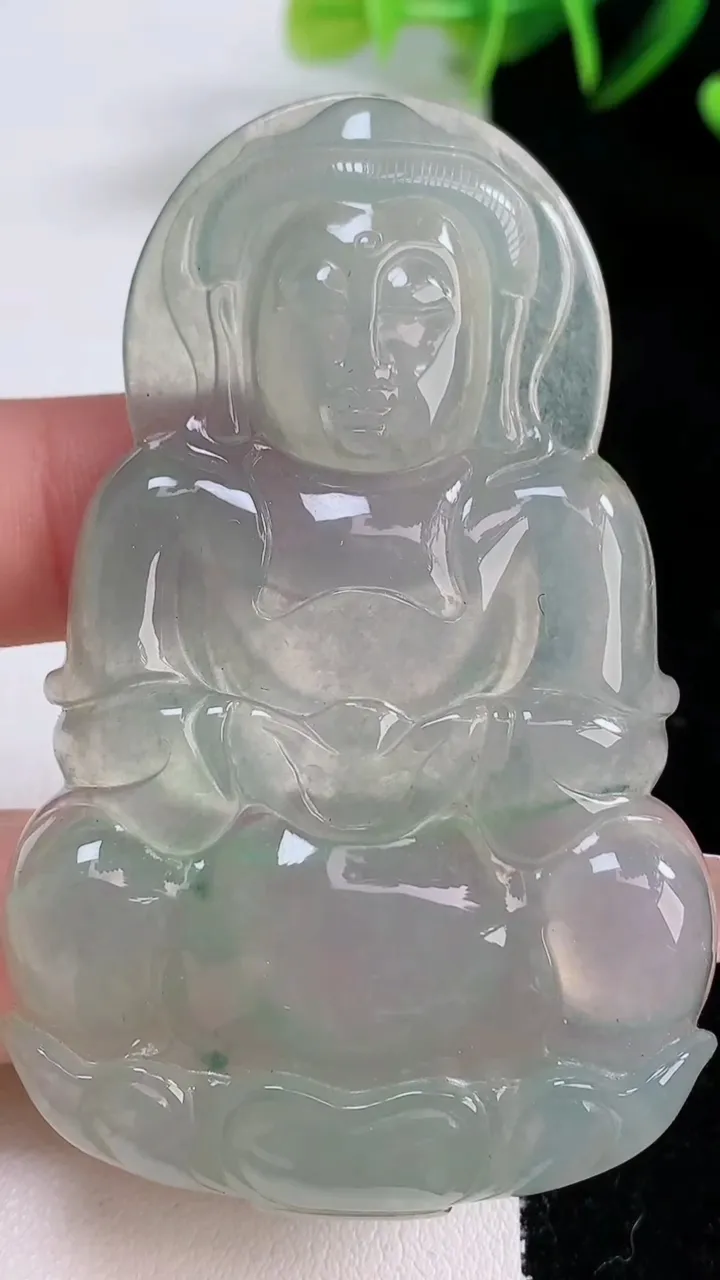 天然A货翡翠种飘花观音菩萨吊坠，尺寸68-43-7，重:34.39g
12月22日