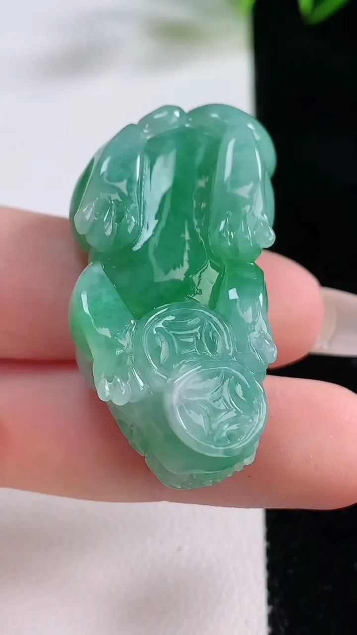 天然A货翡翠貔貅吊坠，尺寸40-21-12，重:20.82g
12月22日