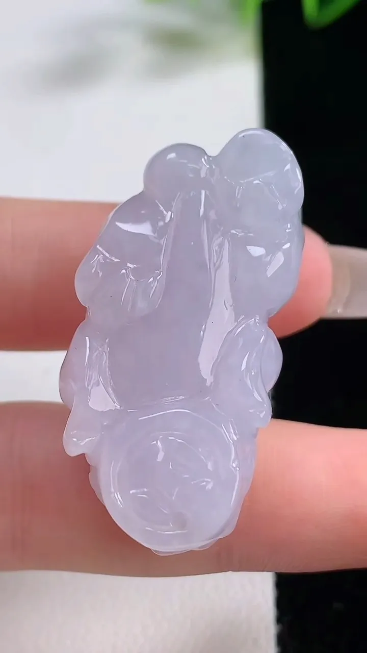 天然A货翡翠紫罗兰貔貅吊坠，尺寸38.6-20-12.4，重量:19.40g
12月22日