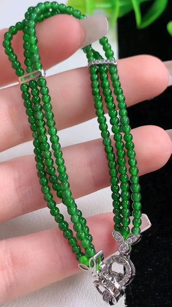 天然A货翡翠小米珠三排手串，尺寸2.2，重量:7.06g12月22日
工厂直销收藏佳品,种好水足，色