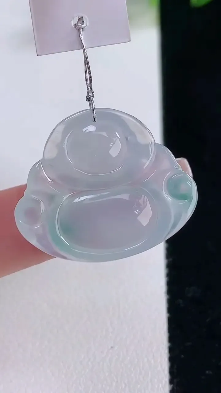 天然A货翡翠冰种飘花佛公吊坠，尺寸23.4-28-5.9，重量:5.68g
12月22日